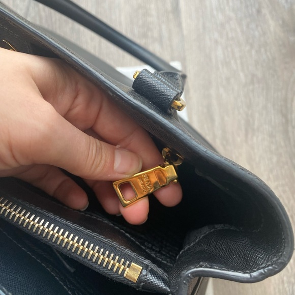 Prada galleria saffiano leather medium bag - Picture 10 of 11